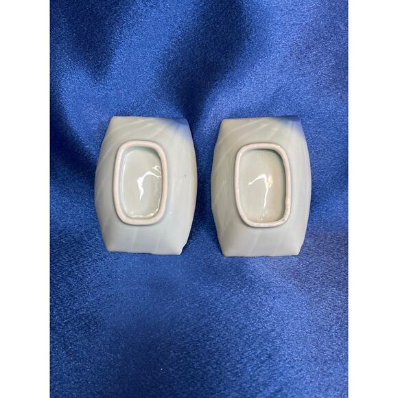 Pair of Porcelain Rectangle Sushi Sauce Dishes Accented with Blue - Picture 4 of 4